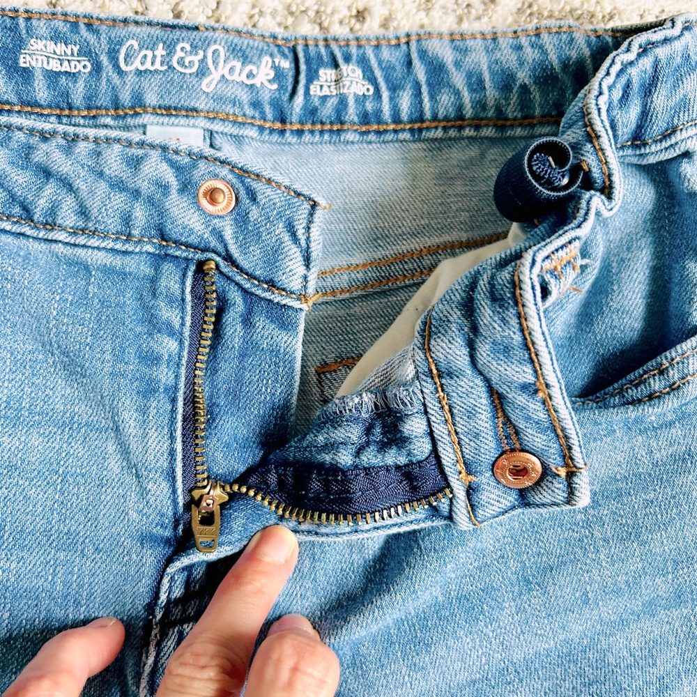 Cat & Jack Girl’s Light Wash Distressed Skinny Jeans with Flip Sequins Girl’s 14 - Picture 7 of 9